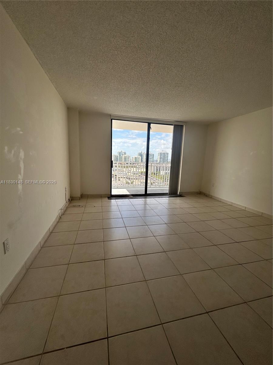 WINSTON TOWERS 600 CONDO - Residential