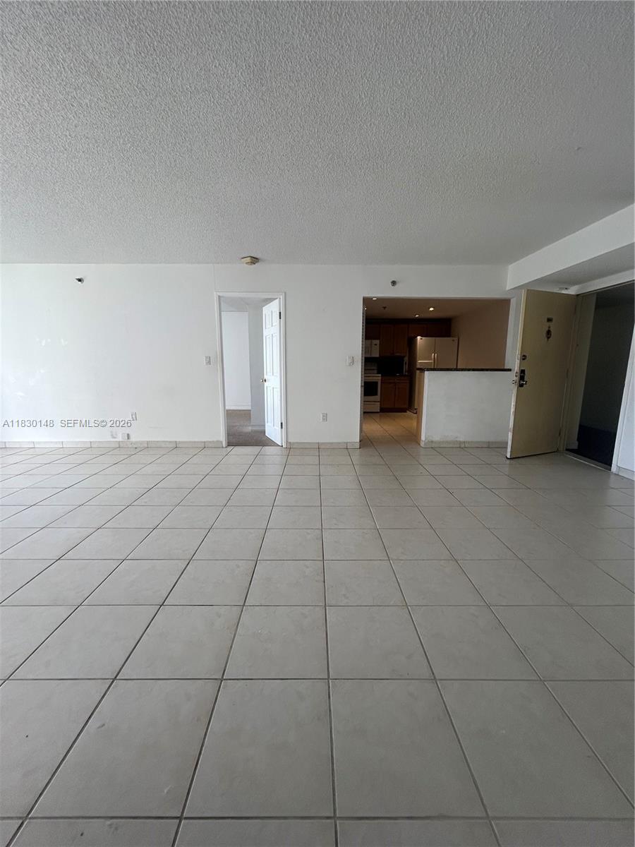 WINSTON TOWERS 600 CONDO - Residential