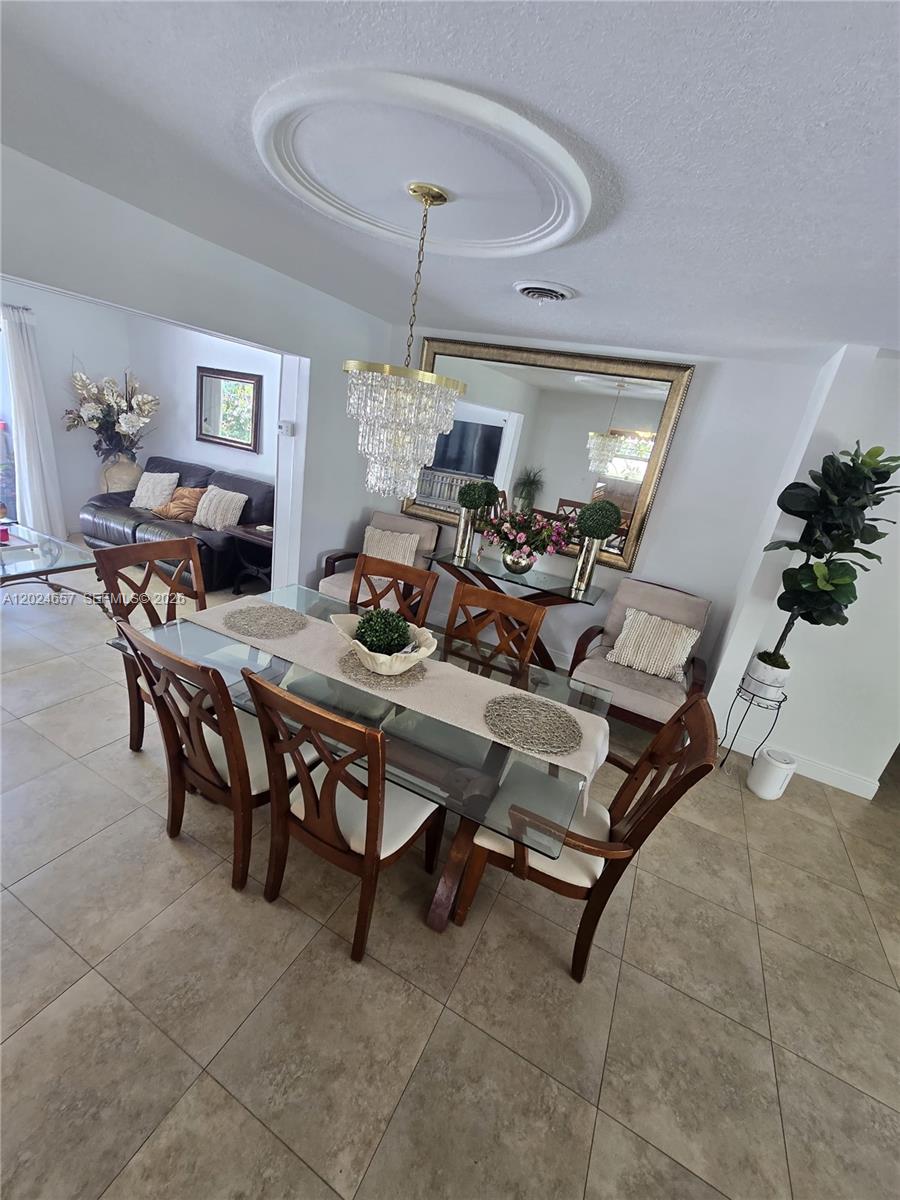 HOLLYWOOD HILLS - Residential Lease