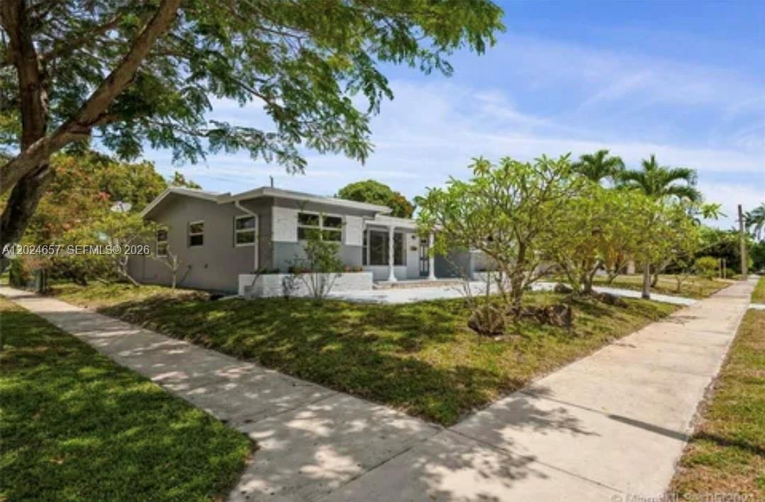 HOLLYWOOD HILLS - Residential Lease