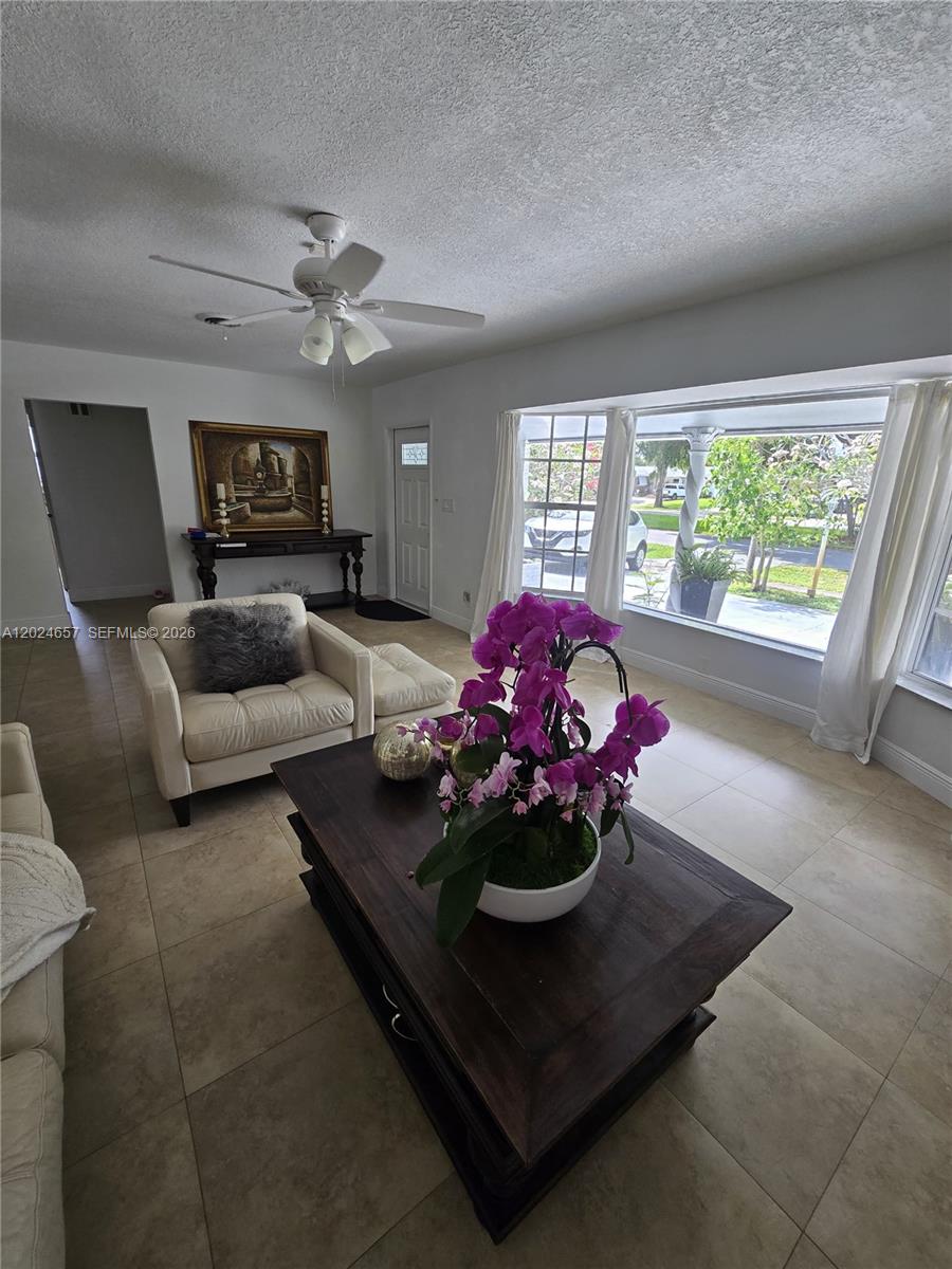 HOLLYWOOD HILLS - Residential Lease
