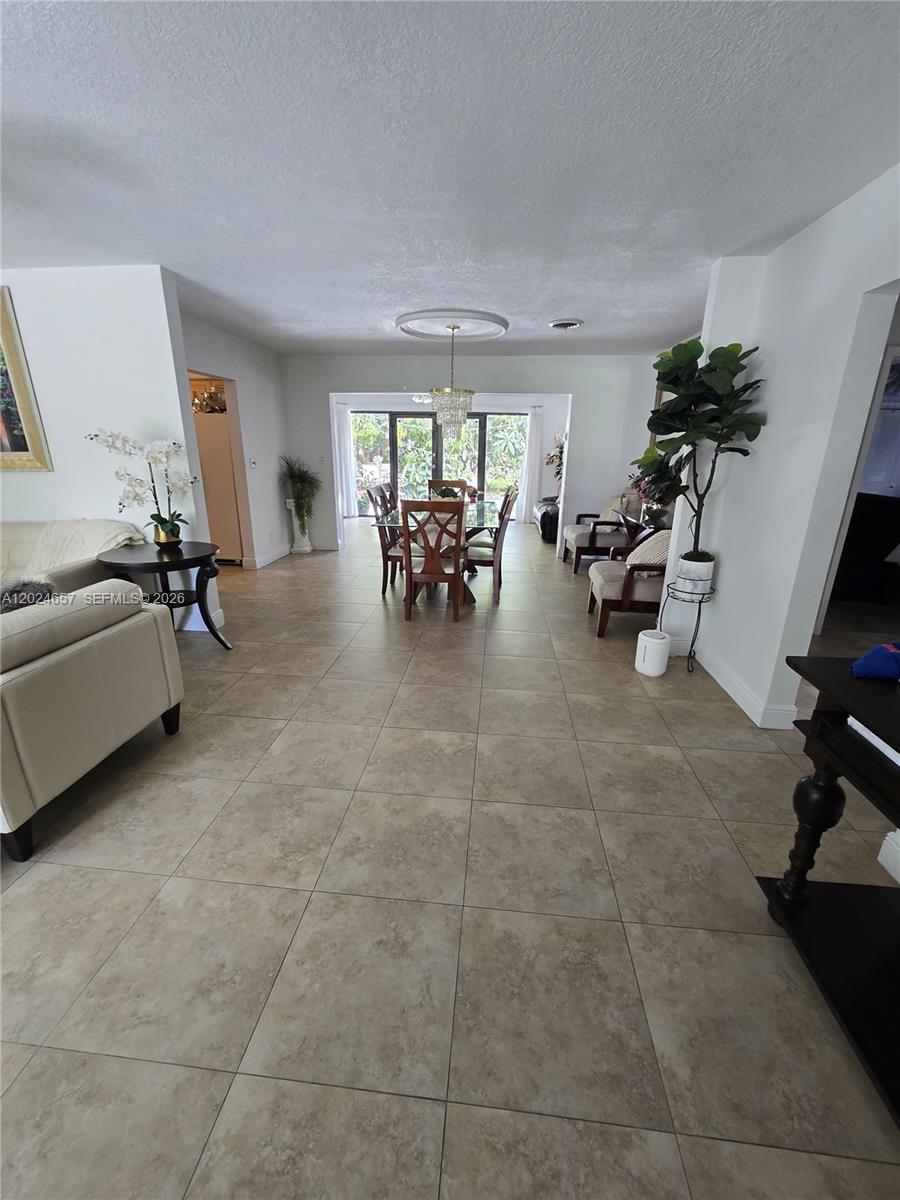 HOLLYWOOD HILLS - Residential Lease