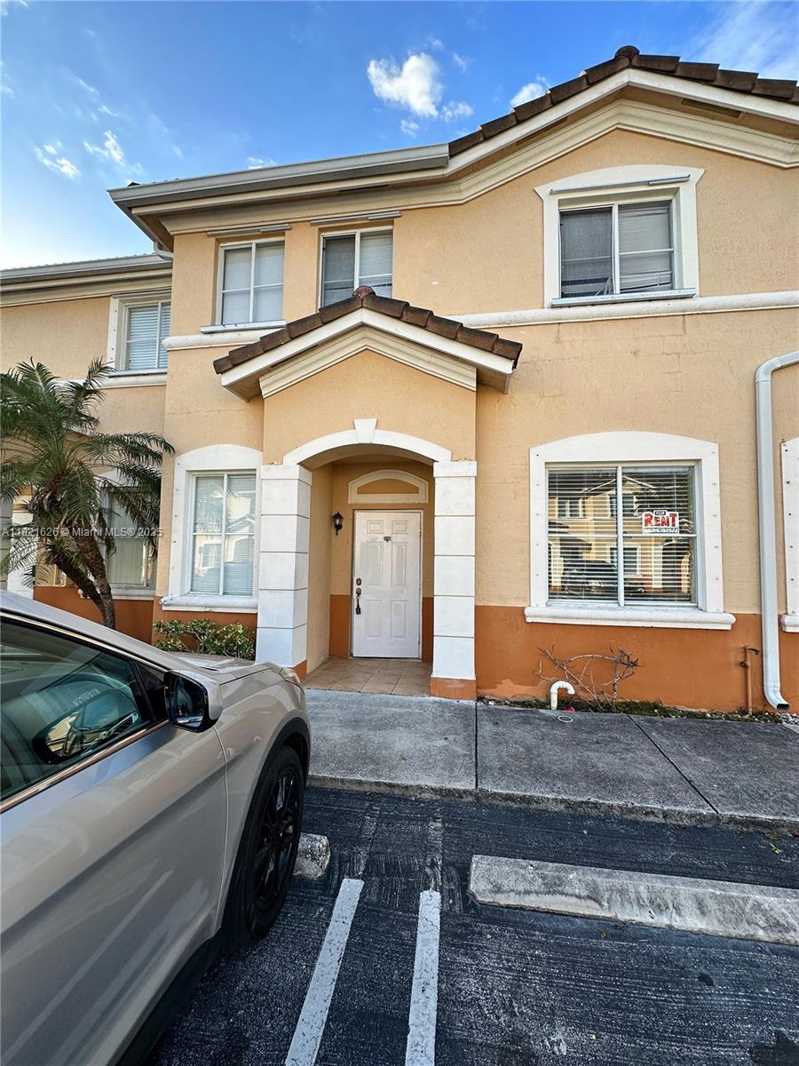 Rental Property at 7337 174  Th Ter 107, Miami Lakes, Miami-Dade County, Florida - Bedrooms: 4 
Bathrooms: 3  - $3,000 MO.