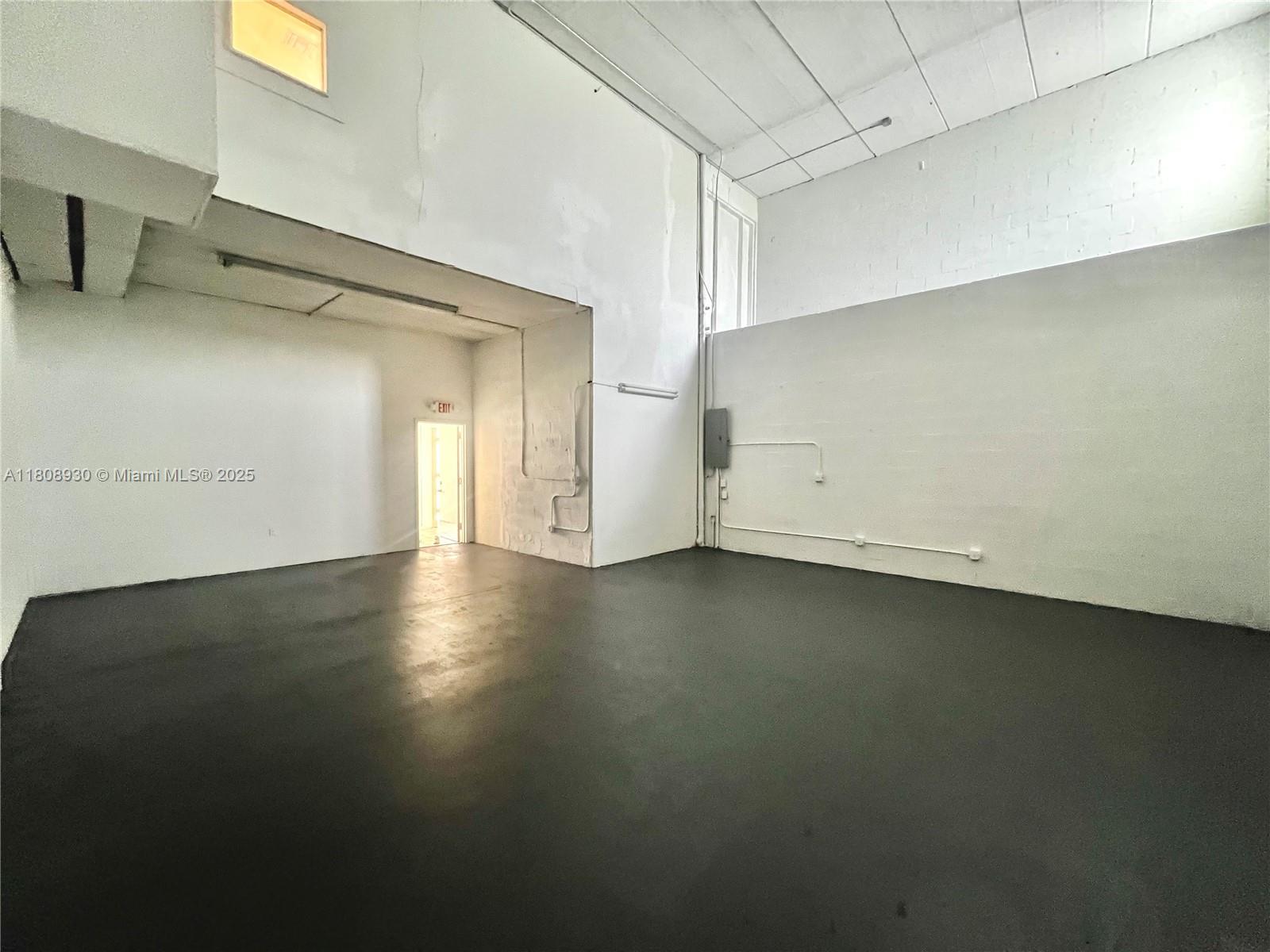 8000 NW 31st St 18