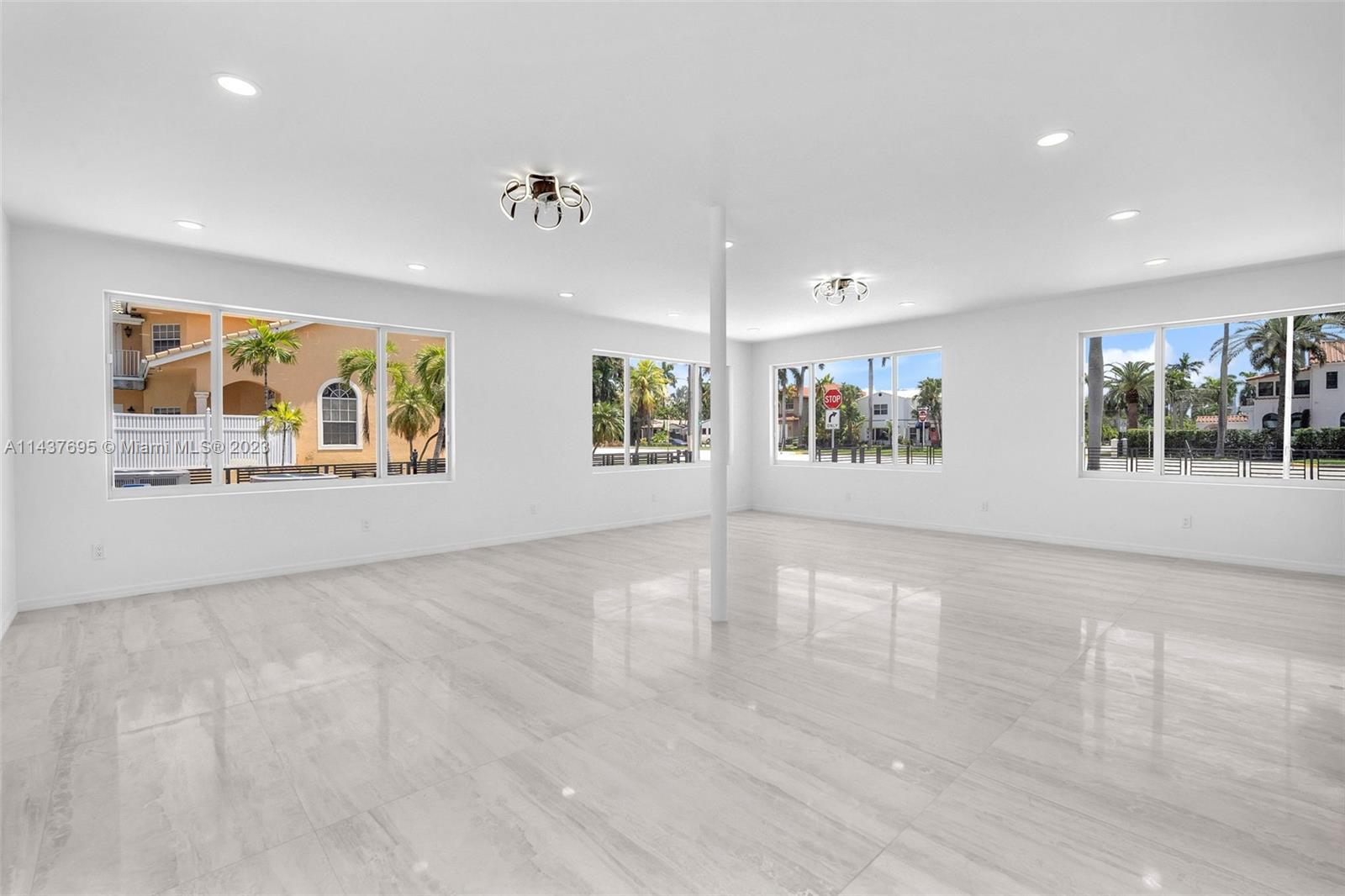 HOLLYWOOD LAKES SECTION - Residential