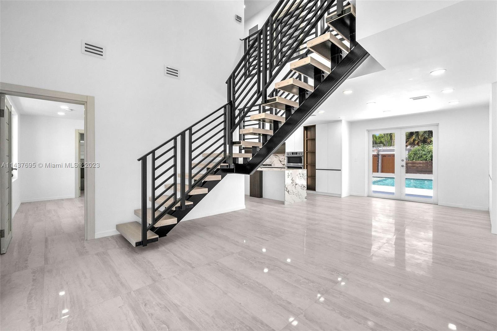 HOLLYWOOD LAKES SECTION - Residential