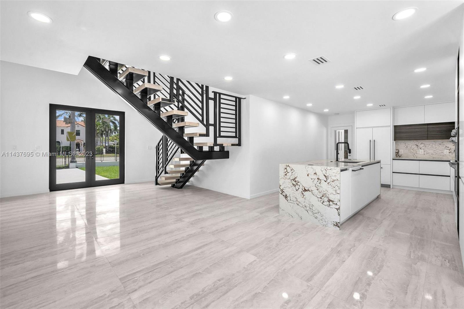 HOLLYWOOD LAKES SECTION - Residential