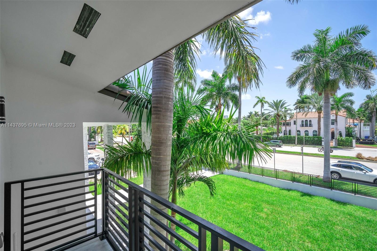 HOLLYWOOD LAKES SECTION - Residential