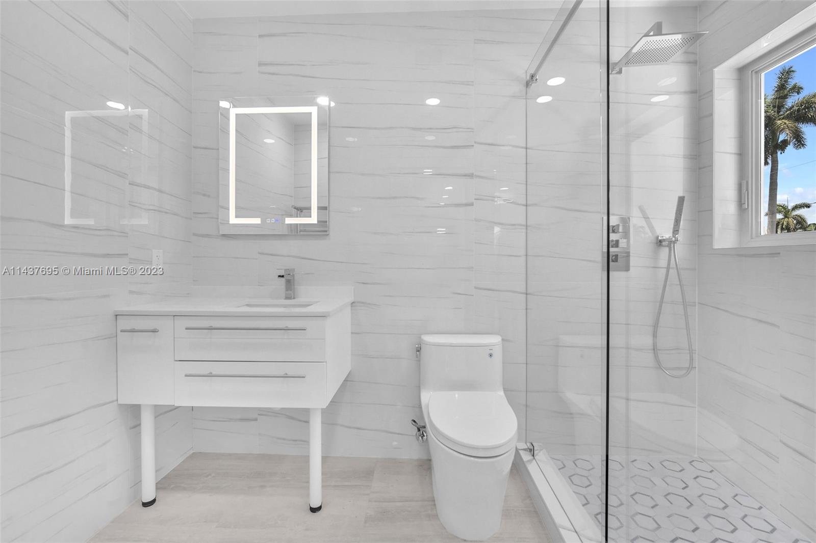 HOLLYWOOD LAKES SECTION - Residential