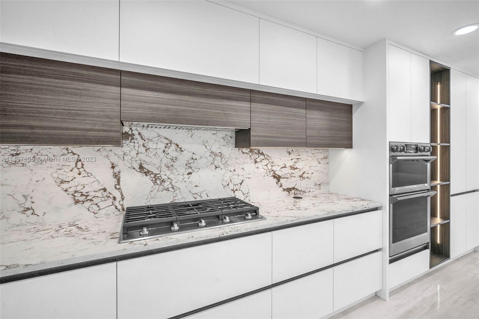 HOLLYWOOD LAKES SECTION - Residential