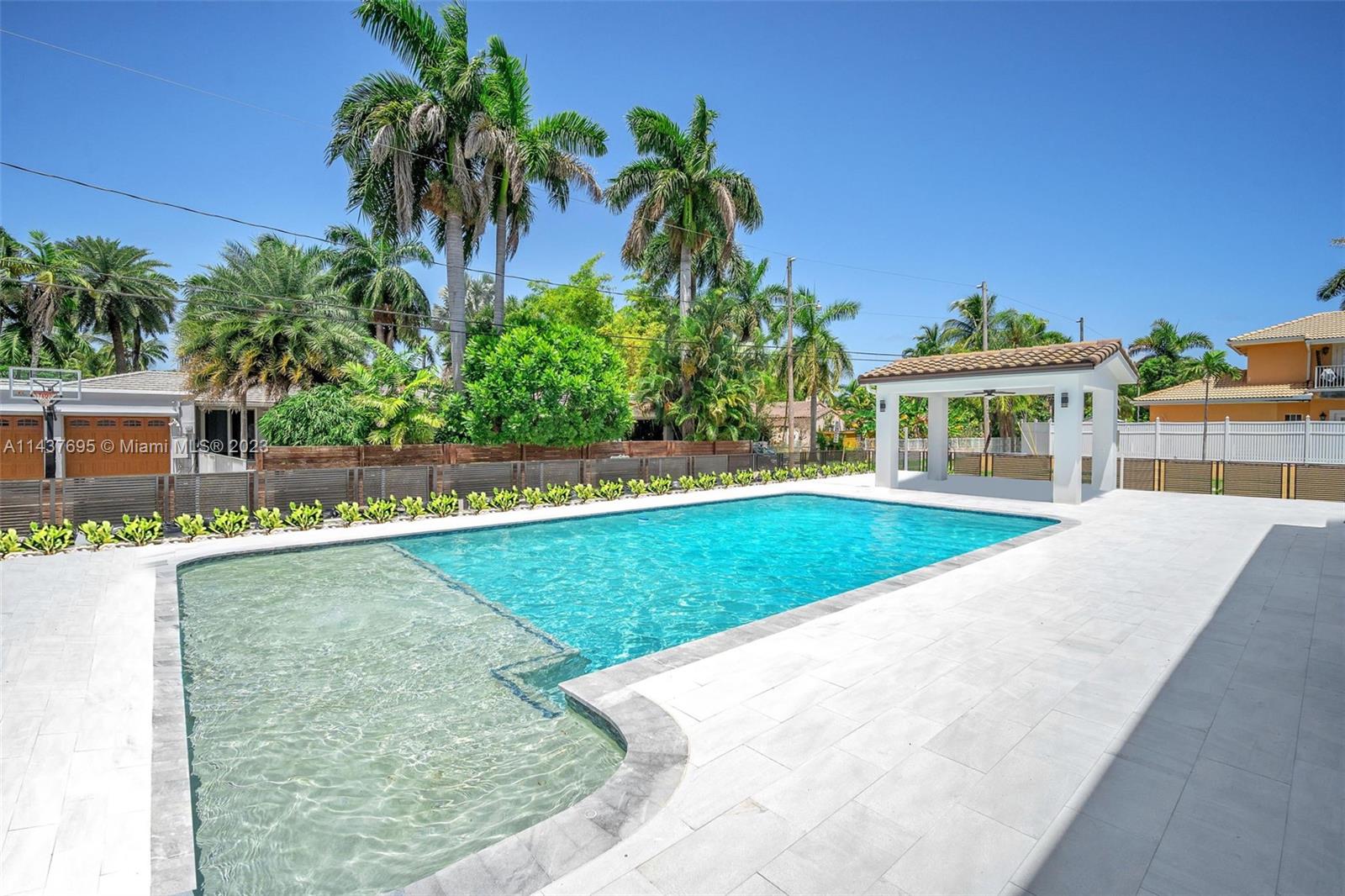 HOLLYWOOD LAKES SECTION - Residential