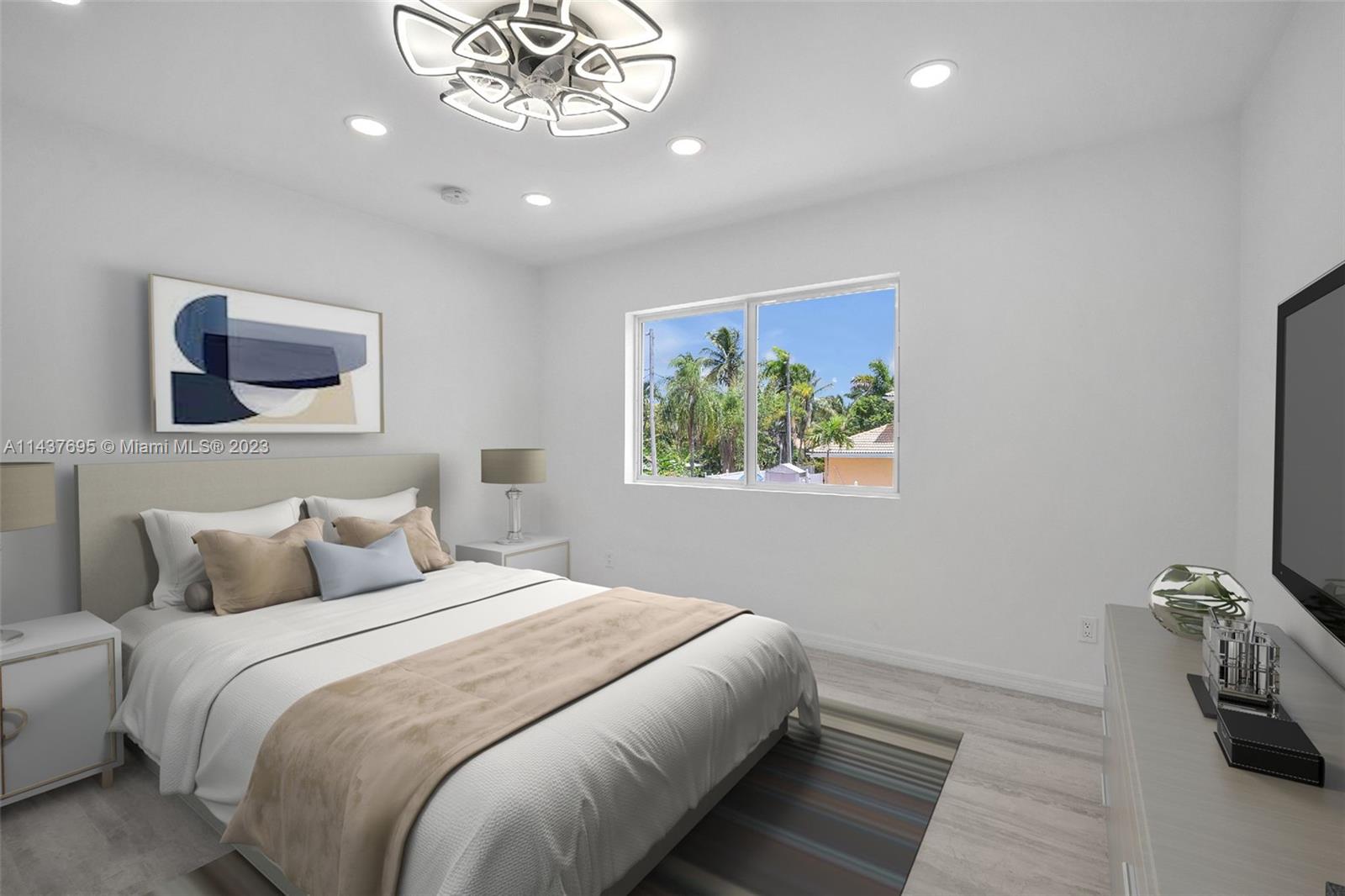 HOLLYWOOD LAKES SECTION - Residential