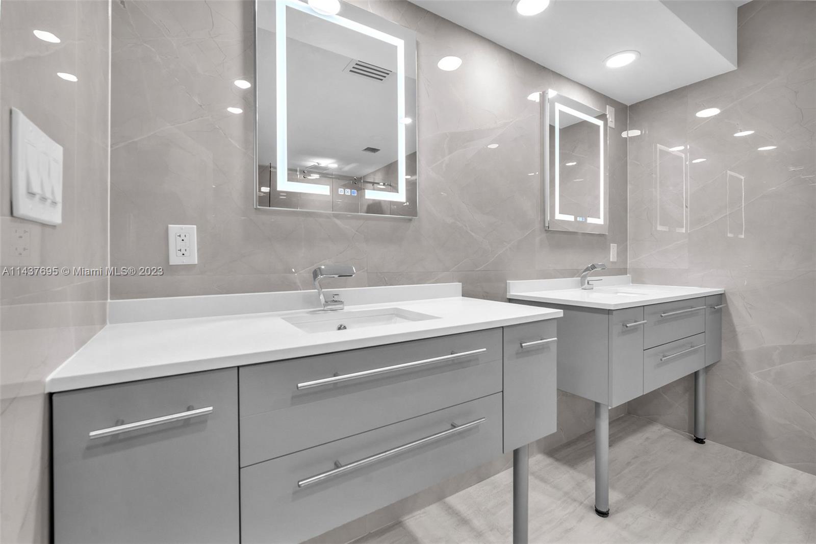 HOLLYWOOD LAKES SECTION - Residential