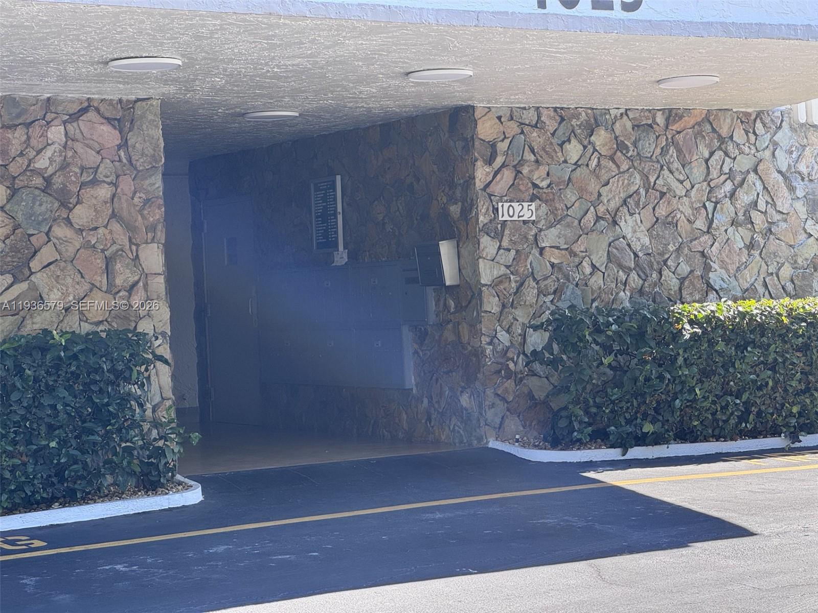 MEADOWBROOK LAKES CONDO - Residential