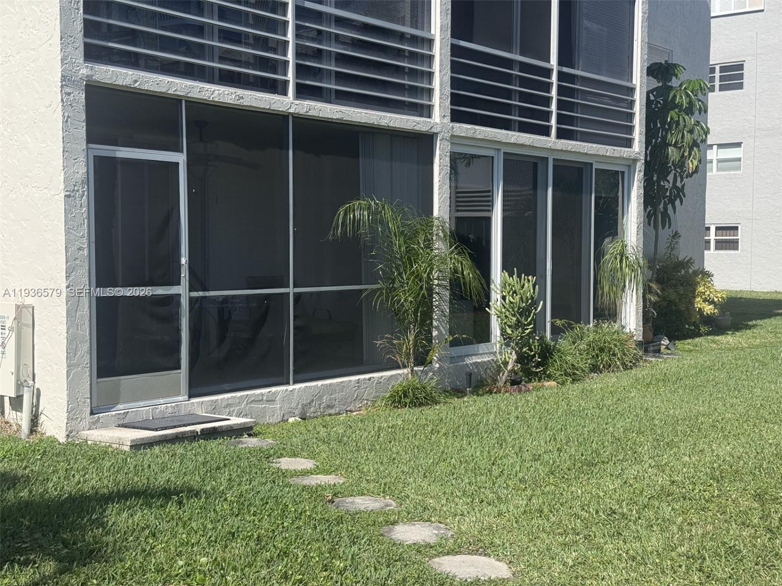 MEADOWBROOK LAKES CONDO - Residential