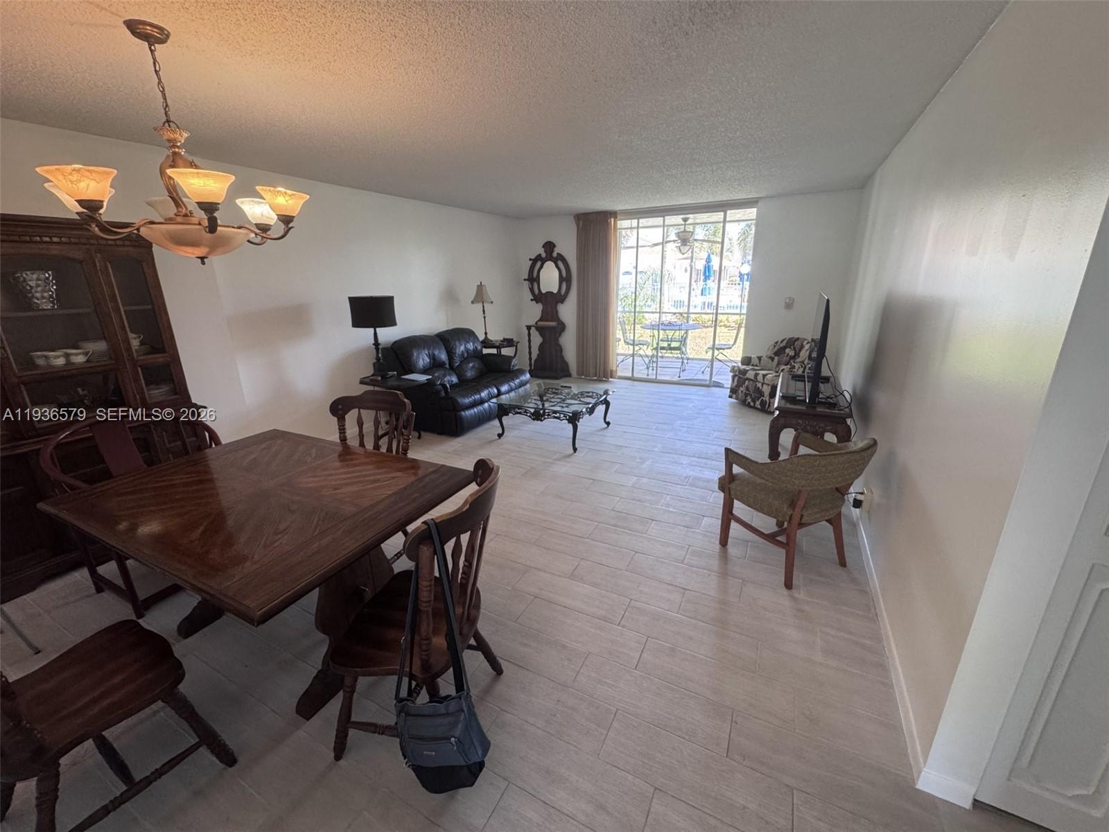 MEADOWBROOK LAKES CONDO - Residential