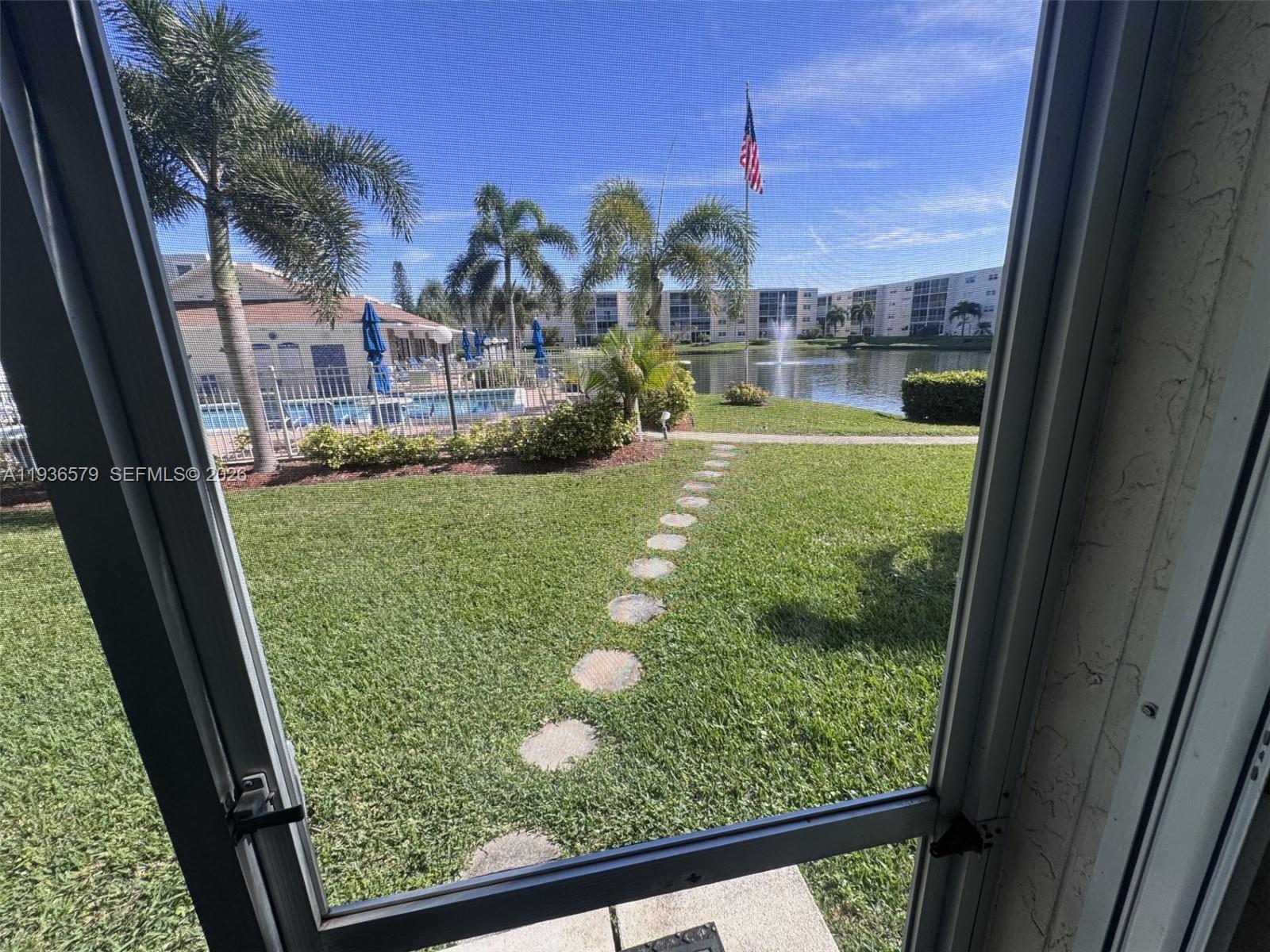 MEADOWBROOK LAKES CONDO - Residential