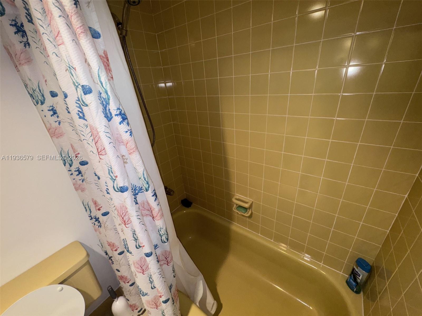 MEADOWBROOK LAKES CONDO - Residential