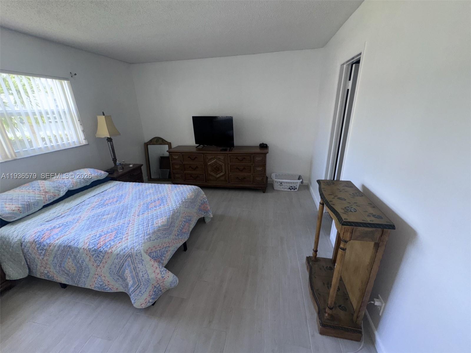 MEADOWBROOK LAKES CONDO - Residential