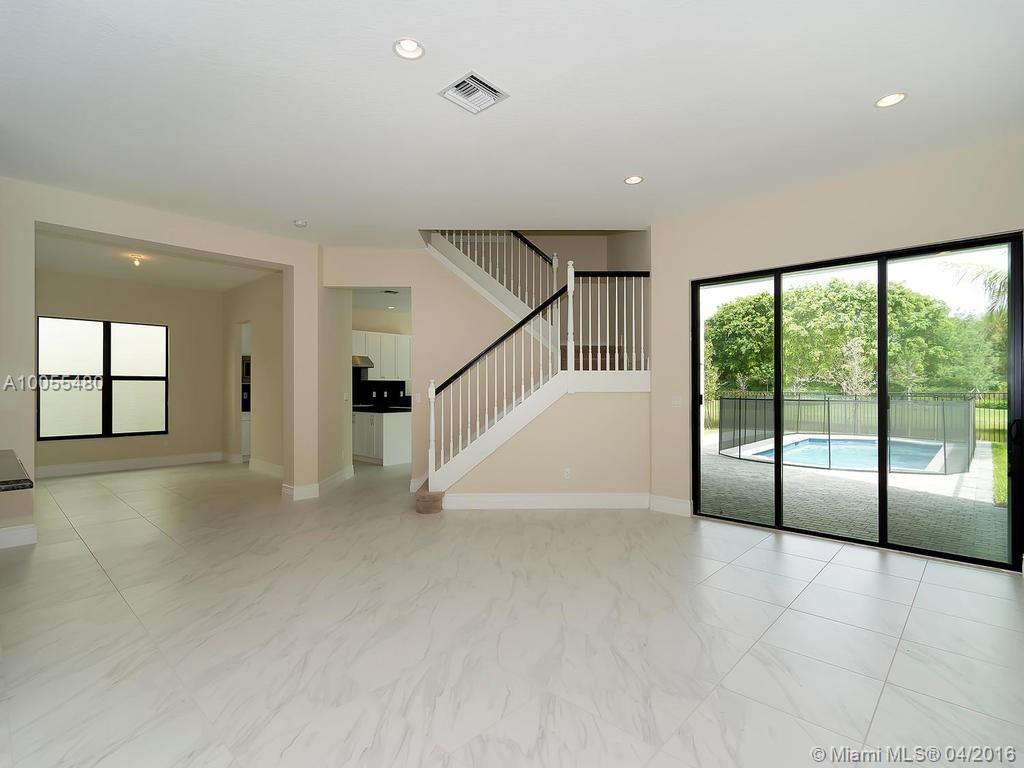 SEVEN BRIDGES - Residential Lease