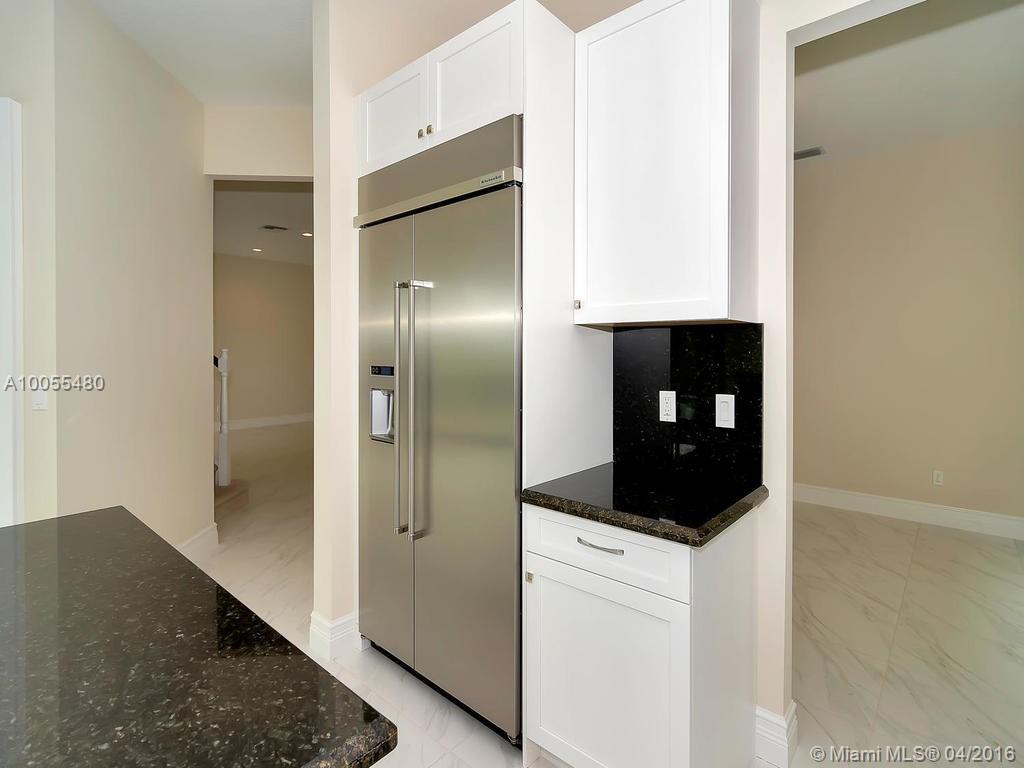 SEVEN BRIDGES - Residential Lease