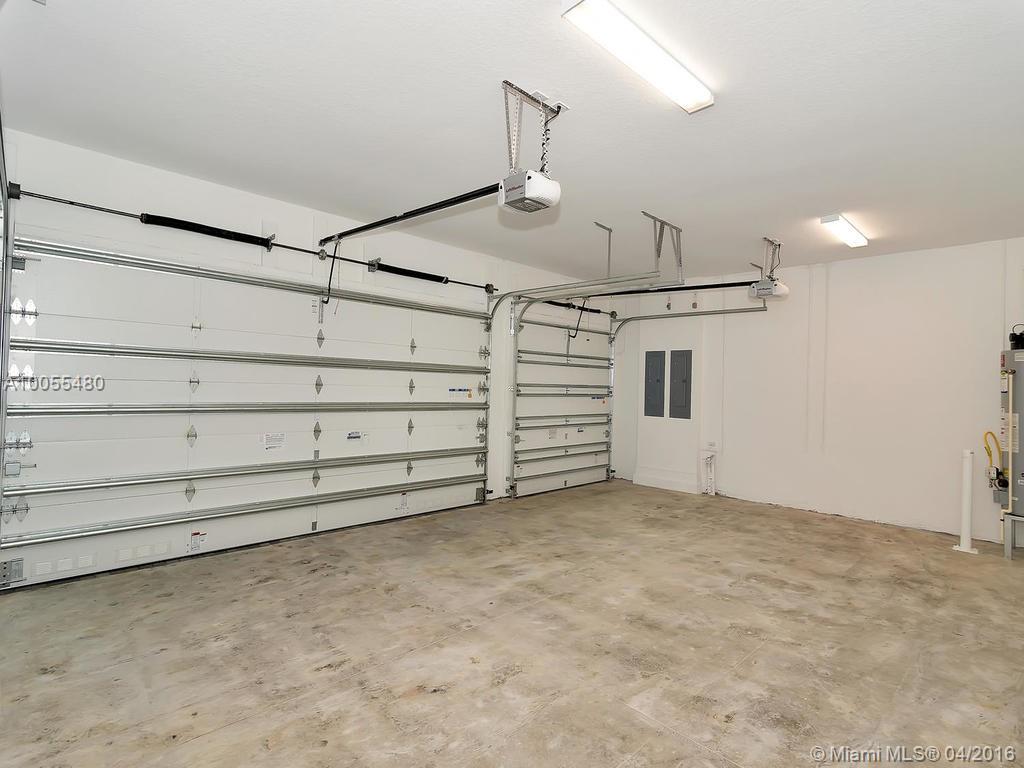 SEVEN BRIDGES - Residential Lease