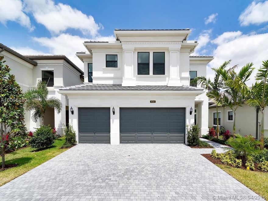 Brand new Newport model, 5 bedrooms, office, loft  and 5 full bathrooms. Very easy to show, just call or text the listing agent Cassio Faccin