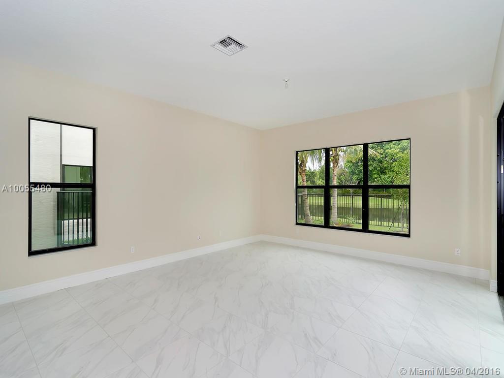 SEVEN BRIDGES - Residential Lease