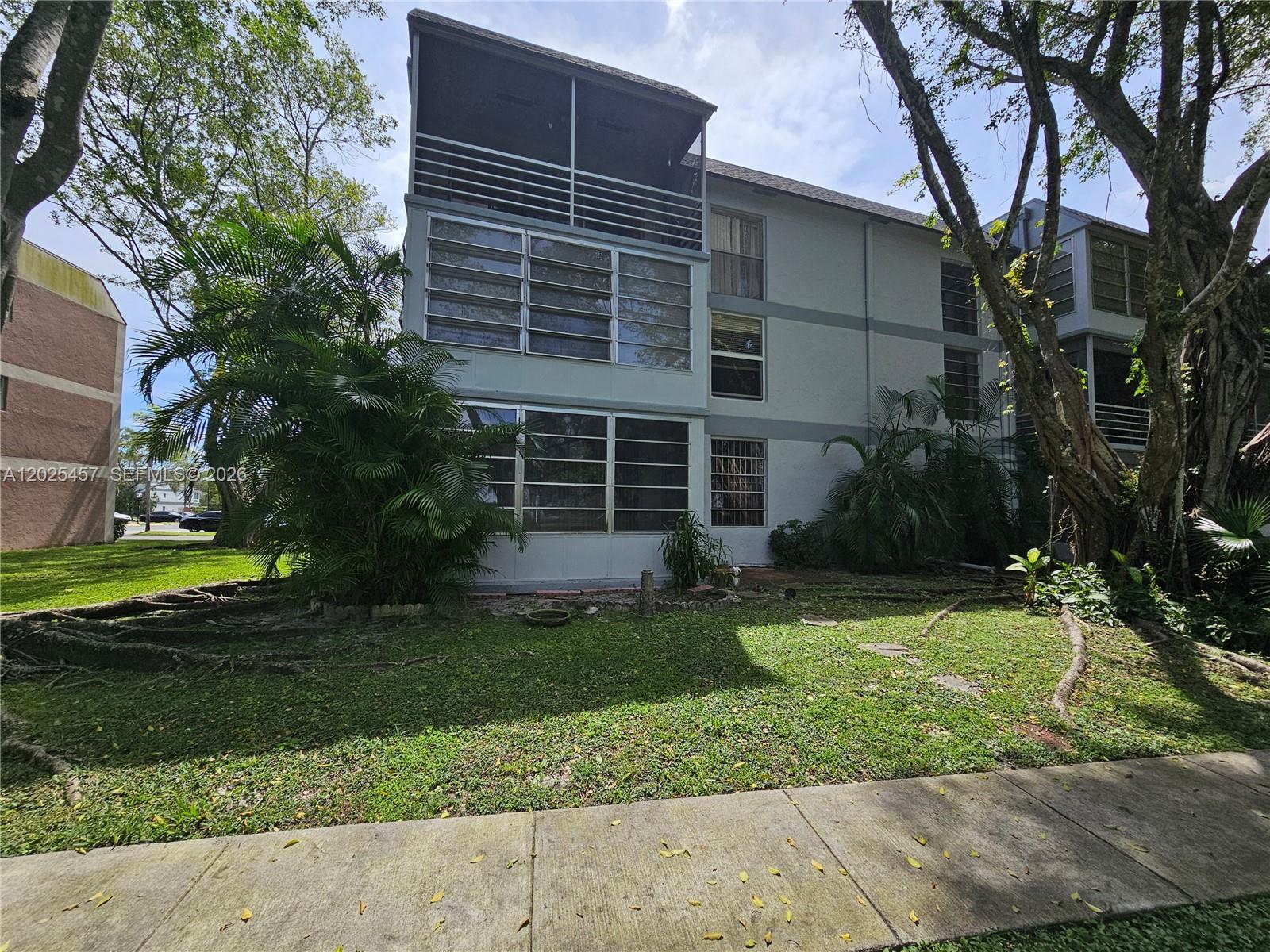 SANDS POINT CONDOMINIUM I - Residential