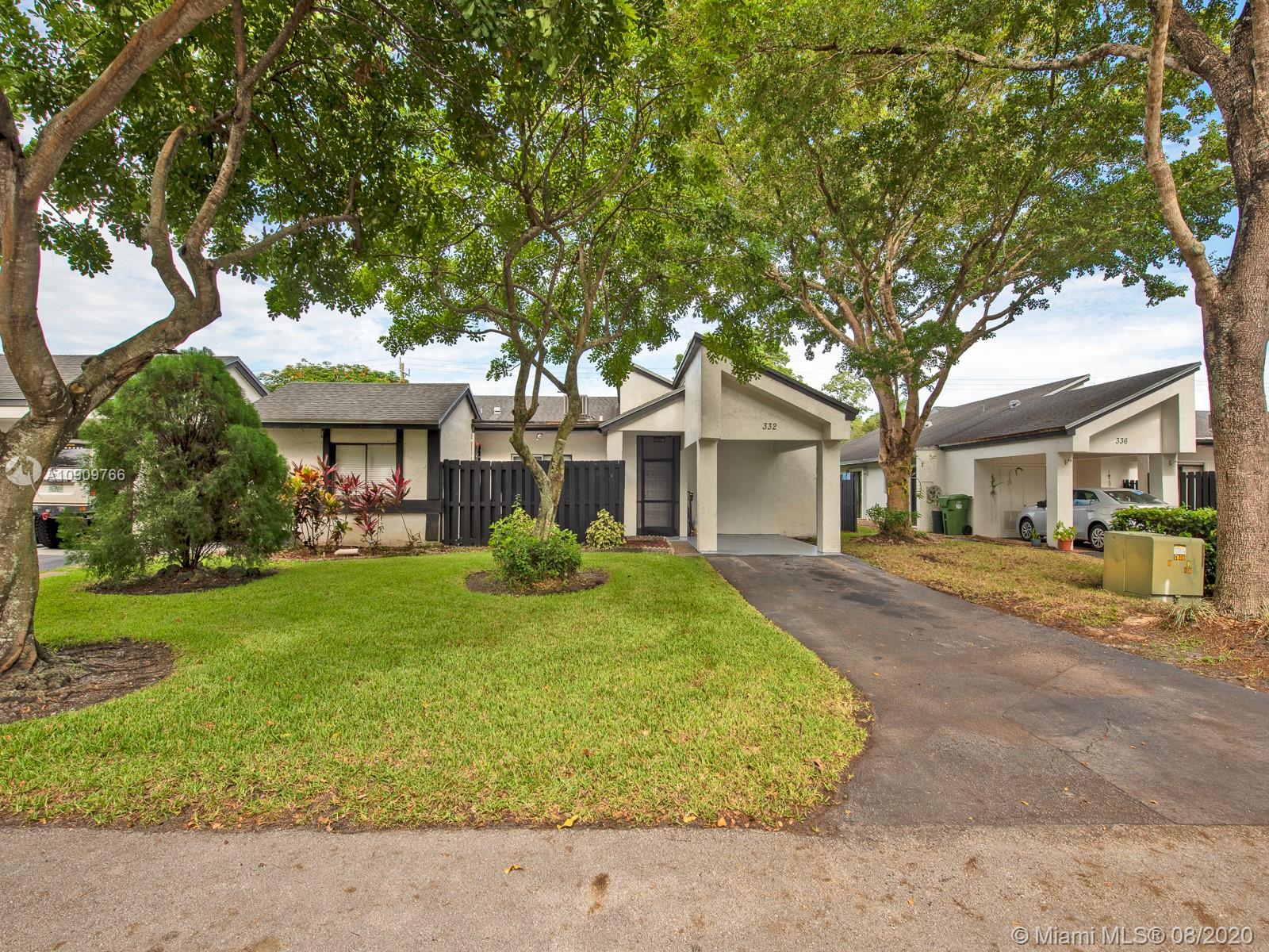 Beautiful 2/2 villa in the desirable Weston, FL. high ceilings and huge fenced patio. Remodeled in 2019 bathrooms and kitchen with quartz counter tops. Very large master bedroom with walk in closet. Front door parking in covered carport. Conveniently located close to shopping plazas and with exits to I-75 and 595. A+ schools! Pool within development and access to Bonaventure Town Center (clubhouse, tennis, basketball, bowling, skating ring, pools, gym). Move-in ready!