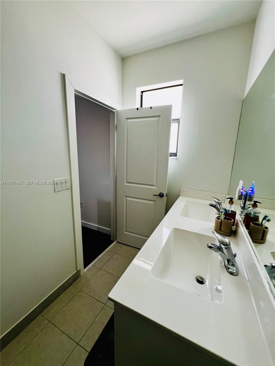 SILVER PALM RESIDENTIAL H - Residential