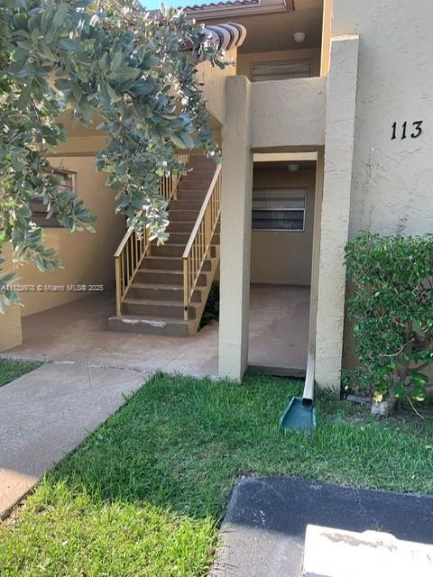 First floor unit in Palm Terrace available for rent. Two bedrooms and two full bathrooms. The kitchen features white quartz counter tops, white wood cabinets. Washer and dryer in unit. Screened patio. The Association doesn't allow dogs, only cats. The association process can take up to 30 days. 600 credit score required by the association.