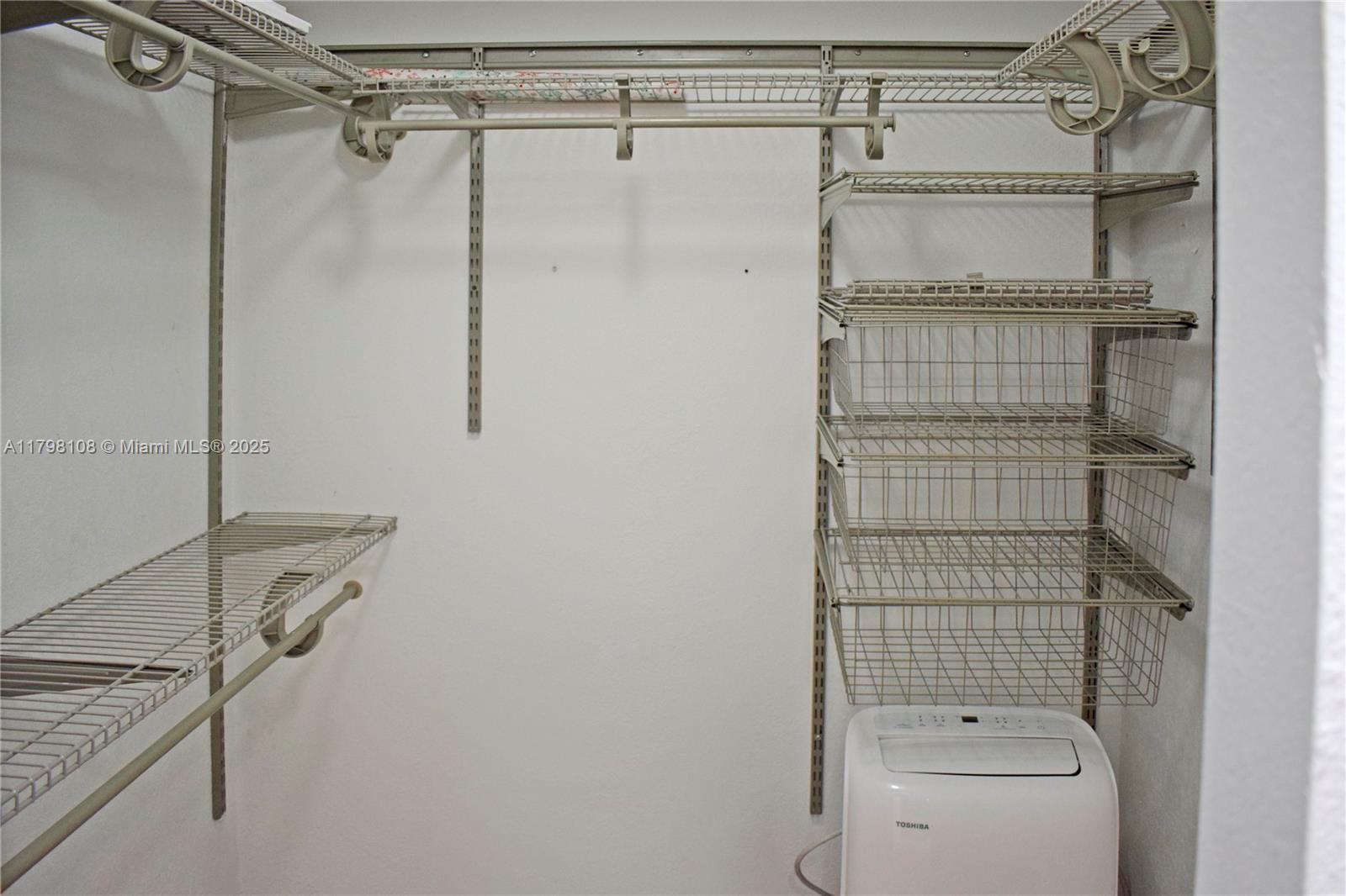 THE PRESIDENTIAL CONDO - Residential