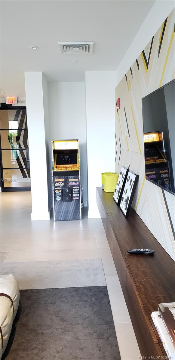 HYDE MIDTOWN - Residential Lease