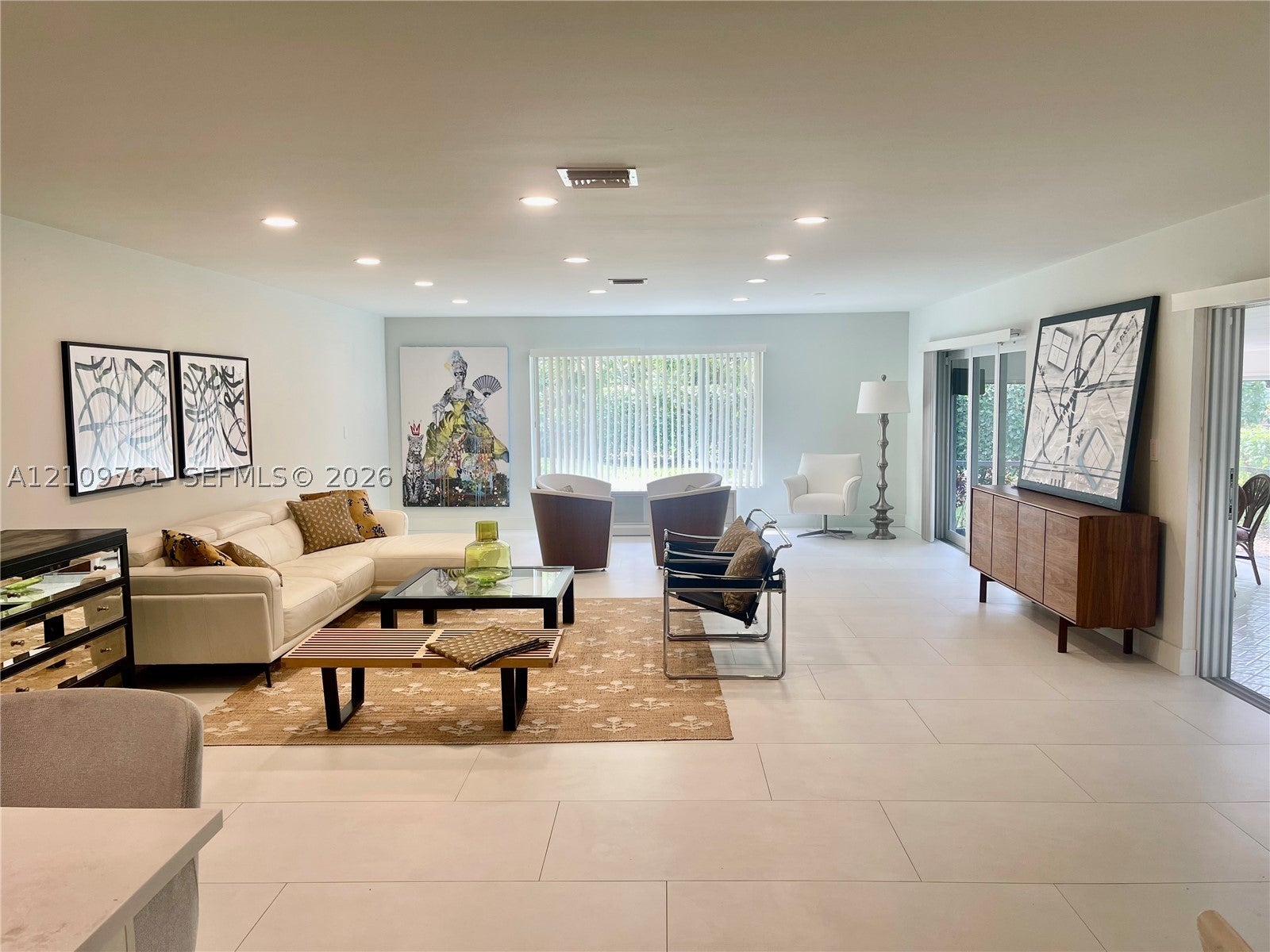807 E Cypress Ln V-49