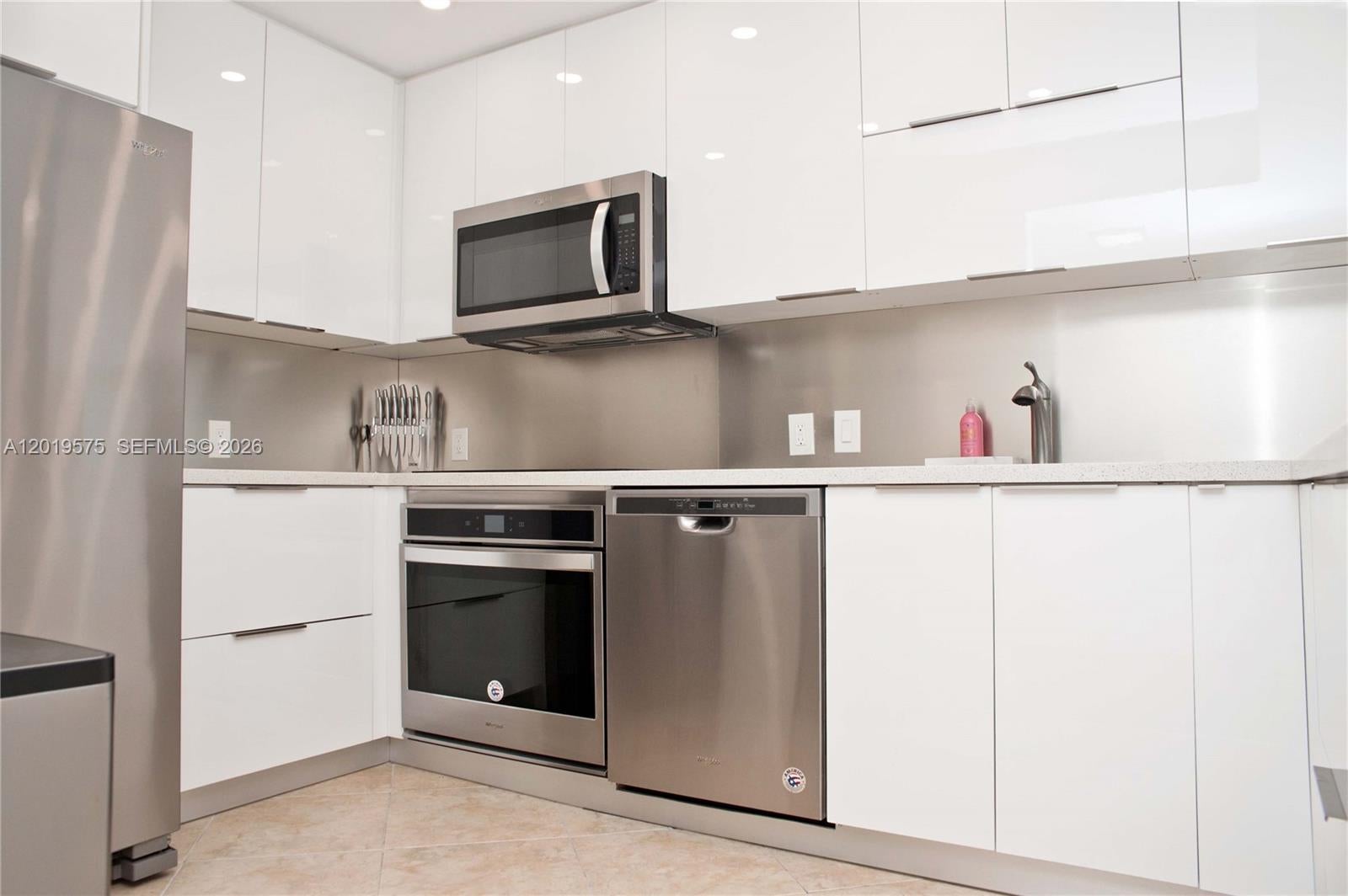 3675 N Country Club Dr 1903