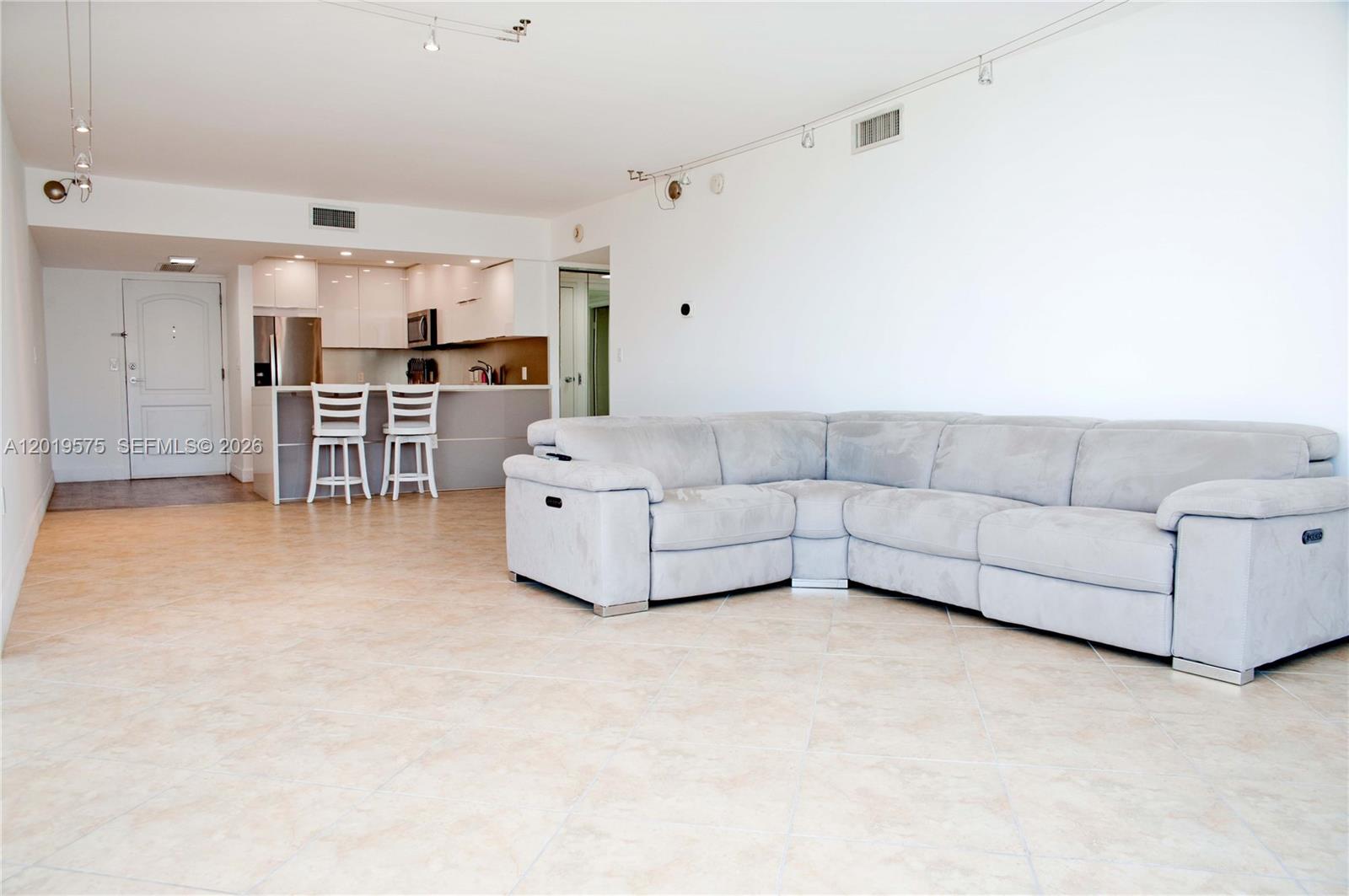 3675 N Country Club Dr 1903