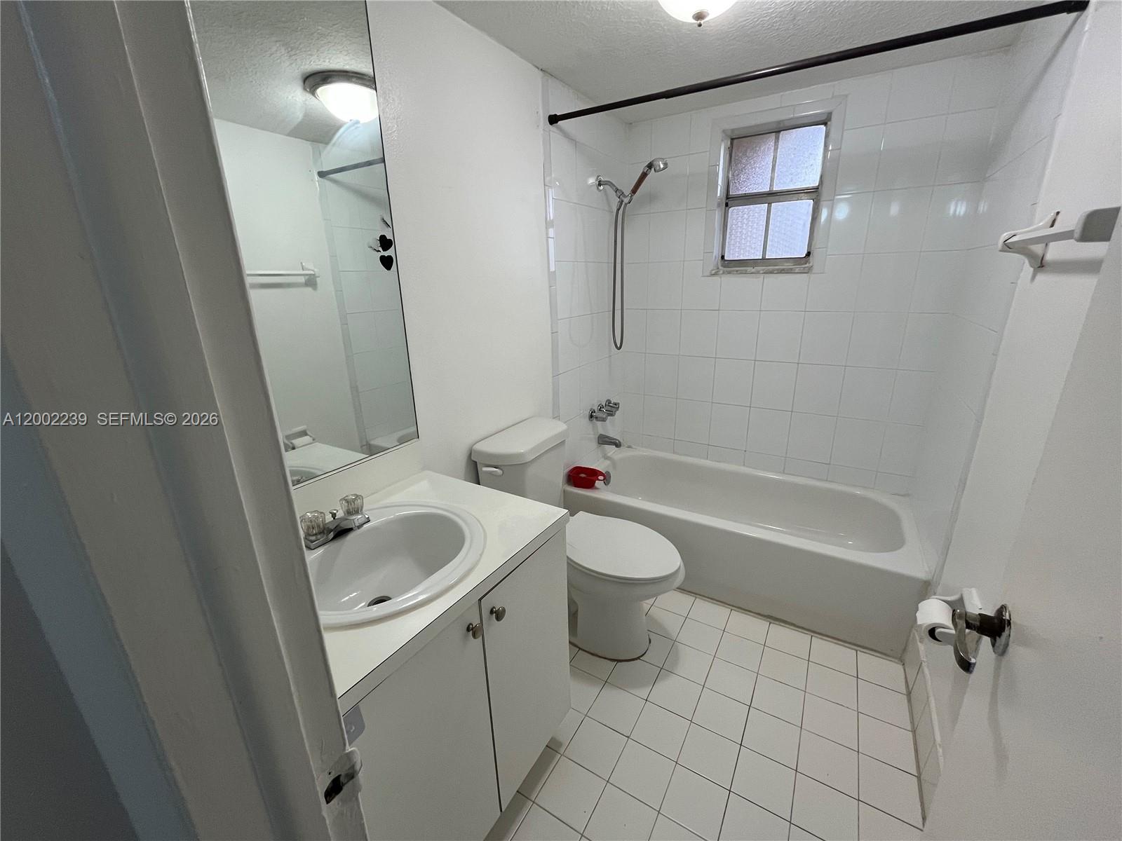 COURTYARDS AT KENDALL CON - Residential Lease