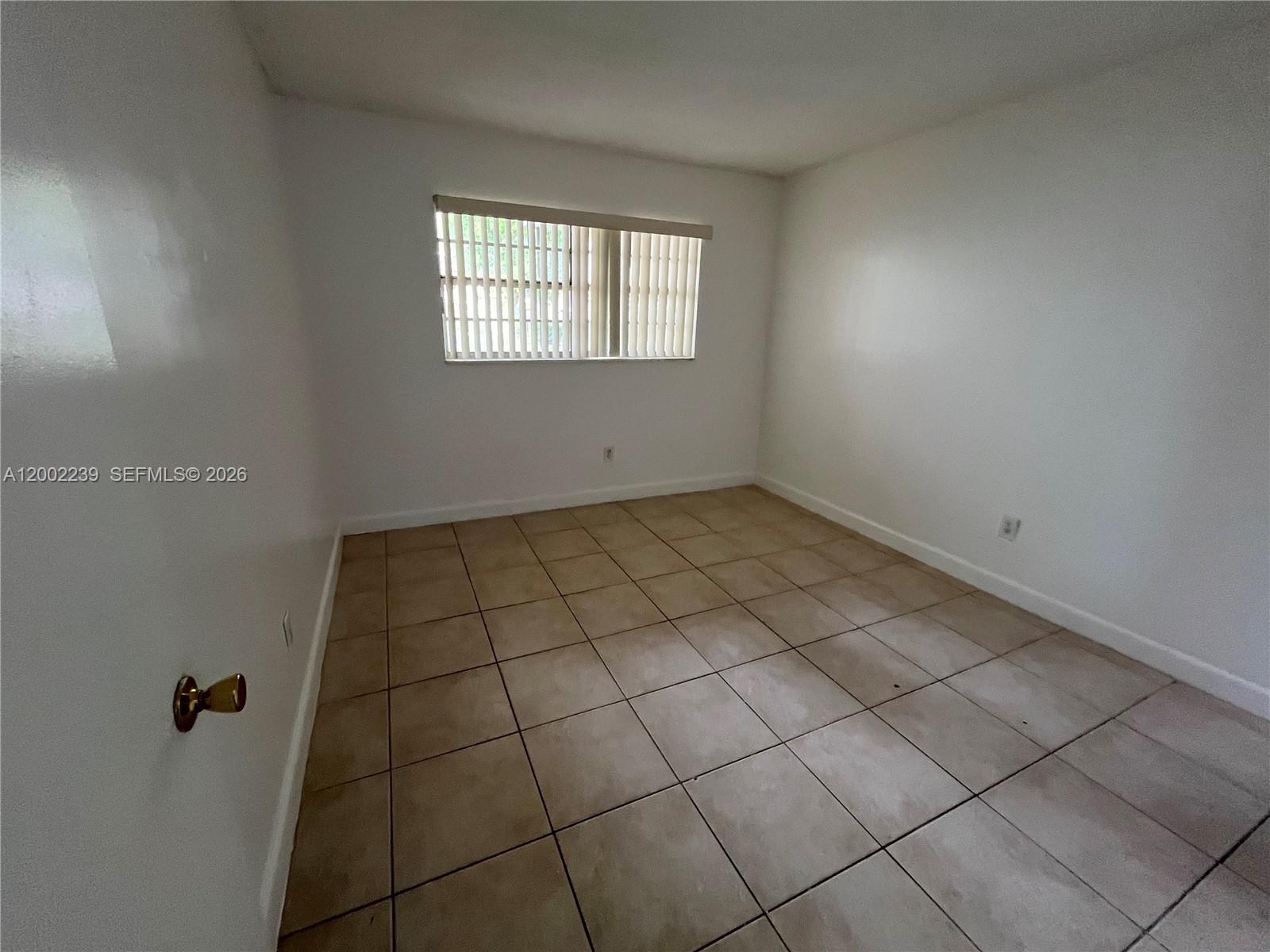 COURTYARDS AT KENDALL CON - Residential Lease