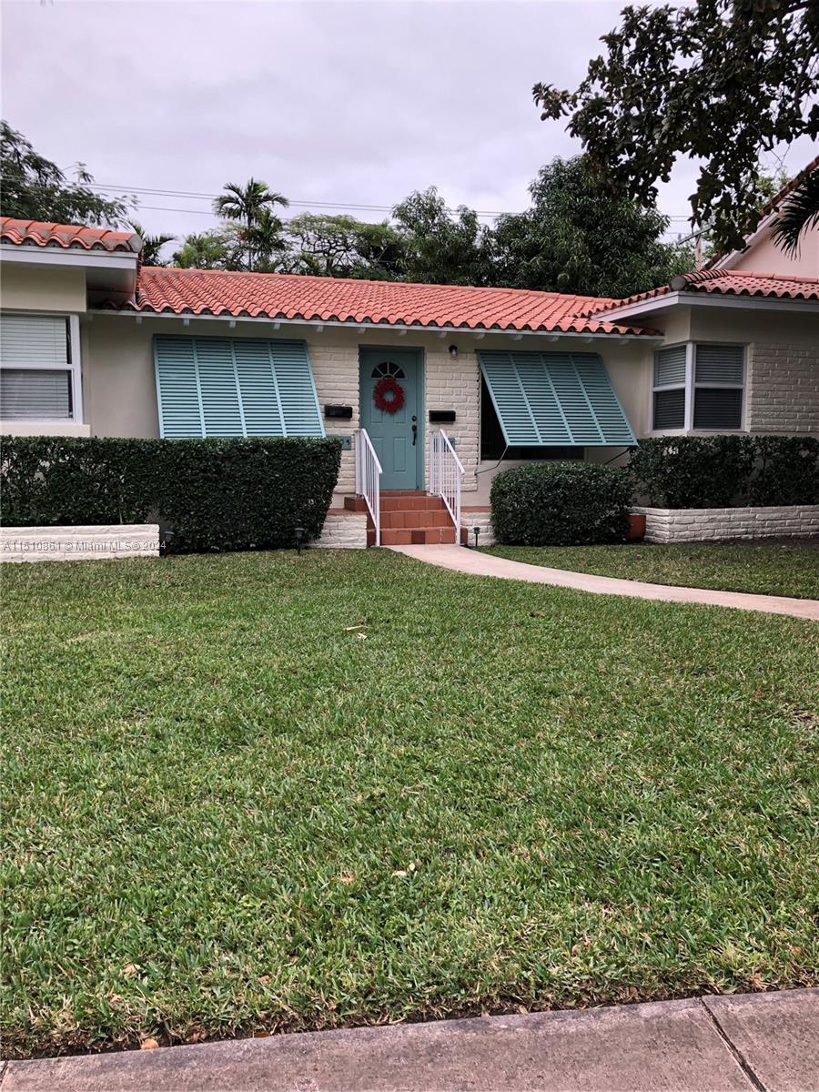 Rental Property at 3507 Ponce De Leon Blvd 3507, Coral Gables, Broward County, Florida - Bedrooms: 2 
Bathrooms: 2  - $2,900 MO.