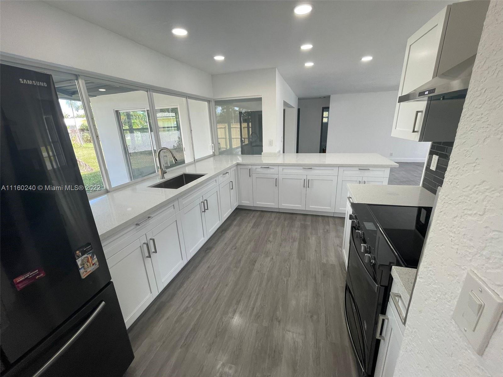 ROYAL PALM ACRES FIRST SE - Residential