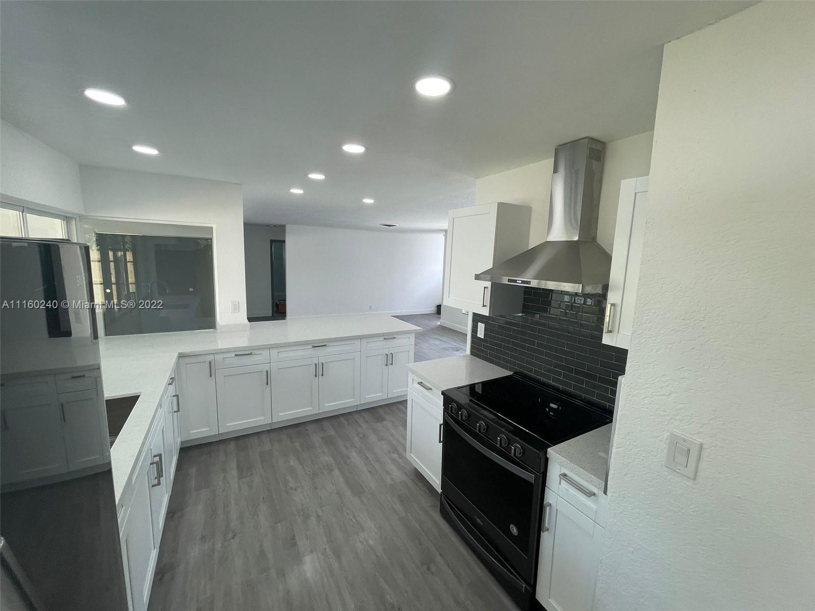 ROYAL PALM ACRES FIRST SE - Residential