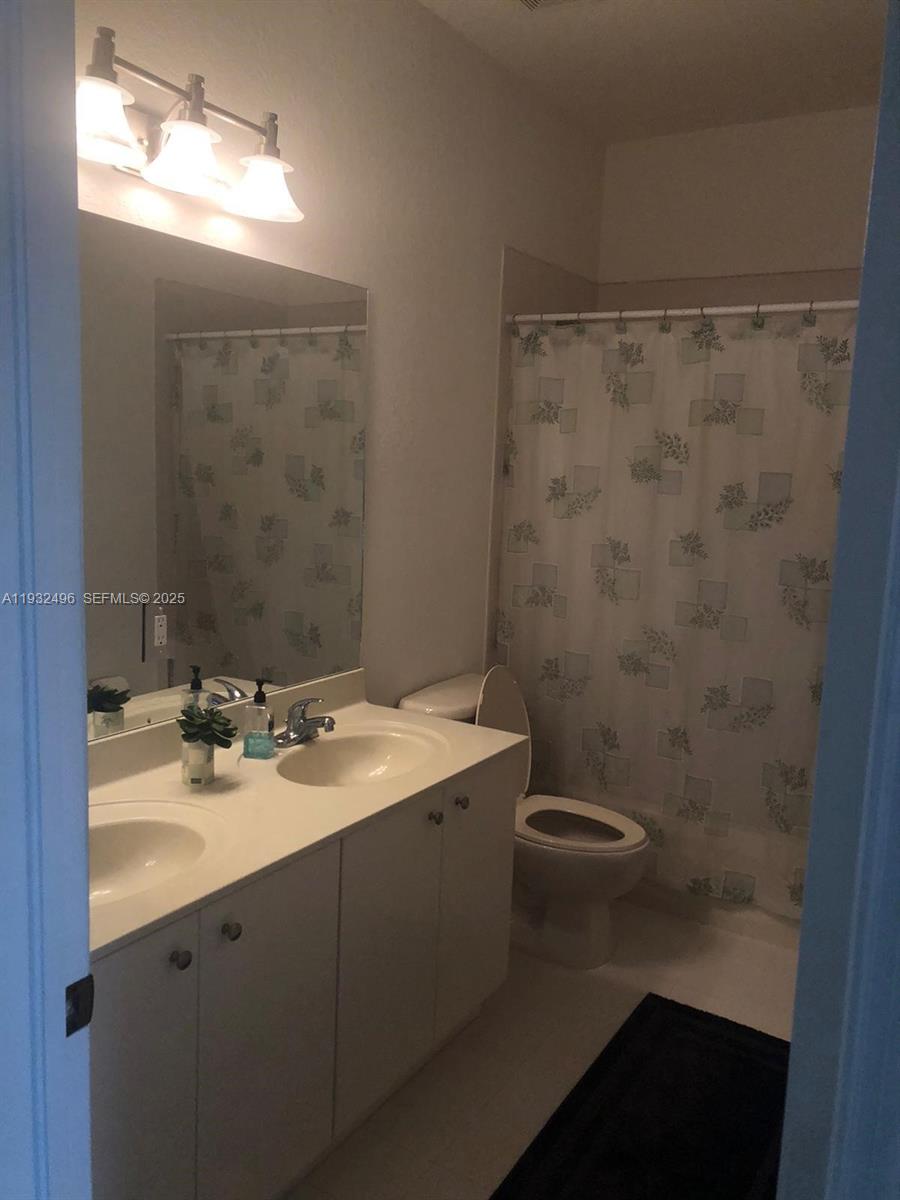 DORAL ISLES NORTH SEC THR - Residential Lease