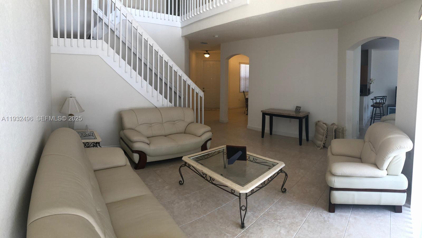 DORAL ISLES NORTH SEC THR - Residential Lease