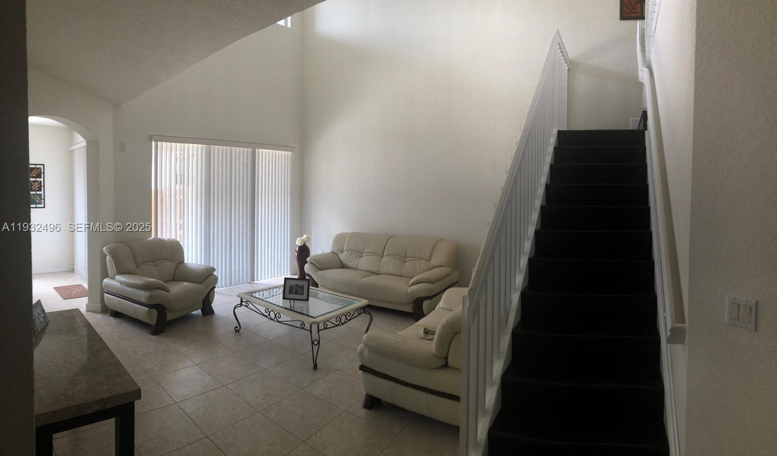 DORAL ISLES NORTH SEC THR - Residential Lease