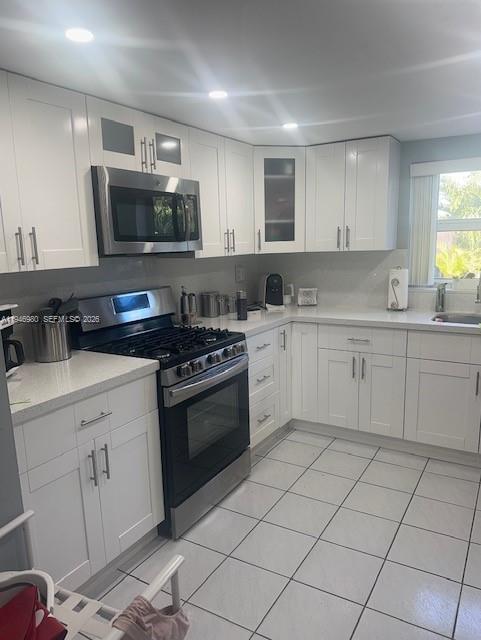 SNAPPER CREEK TOWNHOUSES - Residential