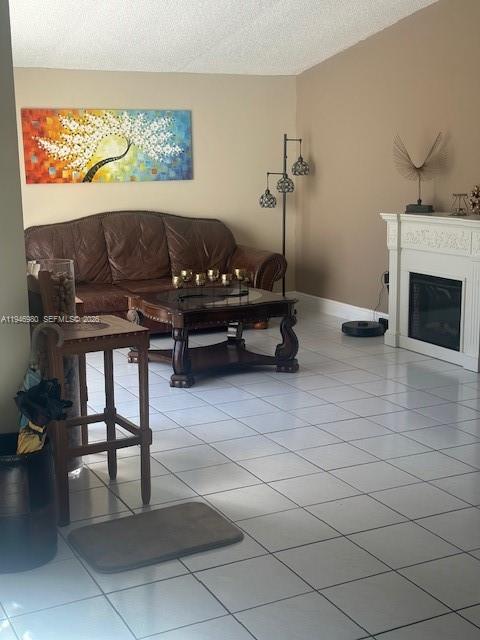 SNAPPER CREEK TOWNHOUSES - Residential