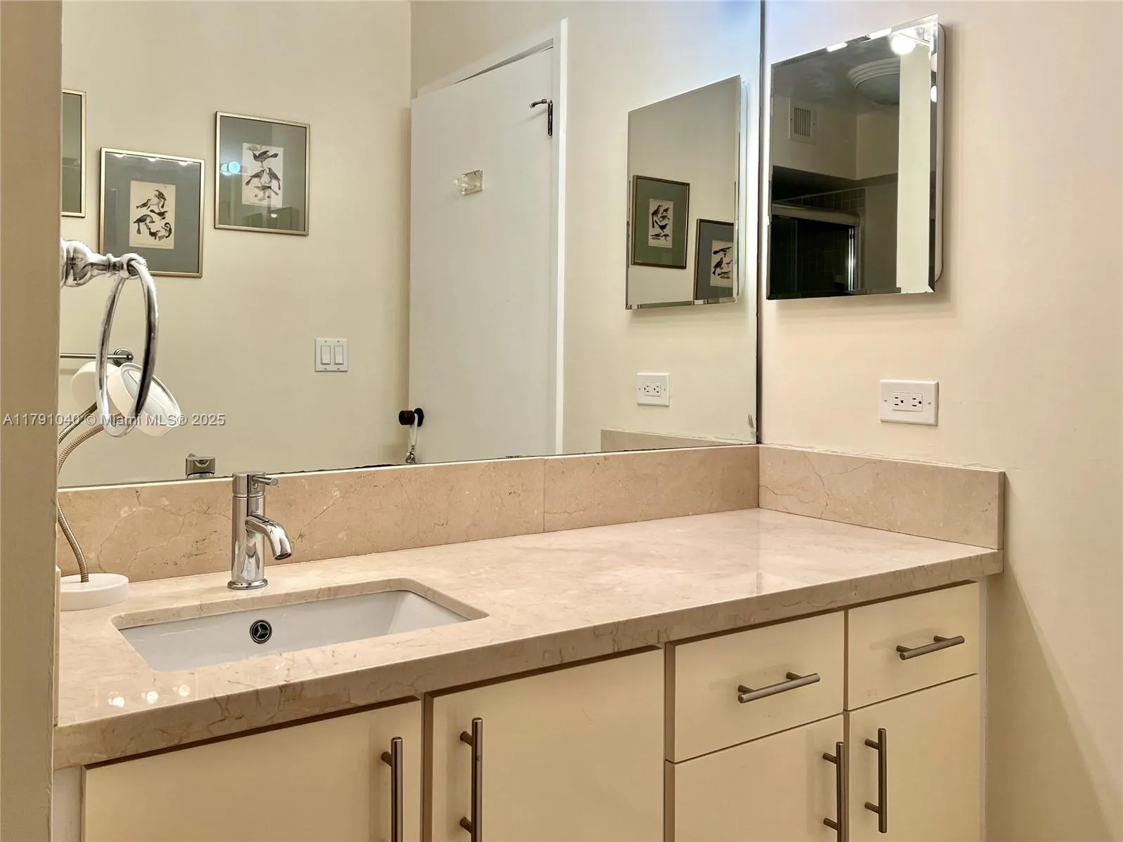 Key Biscayne, Florida 33149, United States, 2 Bedrooms Bedrooms, ,2 BathroomsBathrooms,Residential,Active,119172