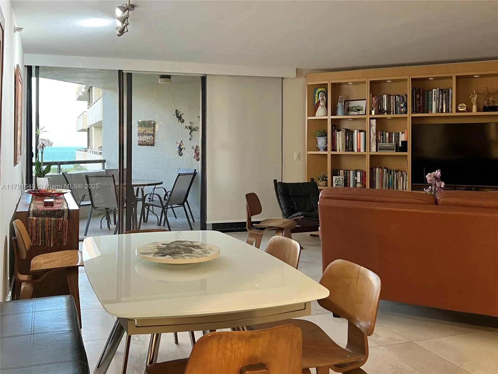 Key Biscayne, Florida 33149, United States, 2 Bedrooms Bedrooms, ,2 BathroomsBathrooms,Residential,Active,119172