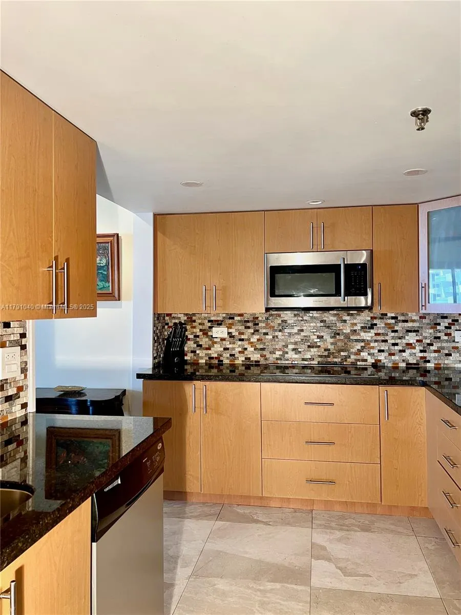 Key Biscayne, Florida 33149, United States, 2 Bedrooms Bedrooms, ,2 BathroomsBathrooms,Residential,Active,119172